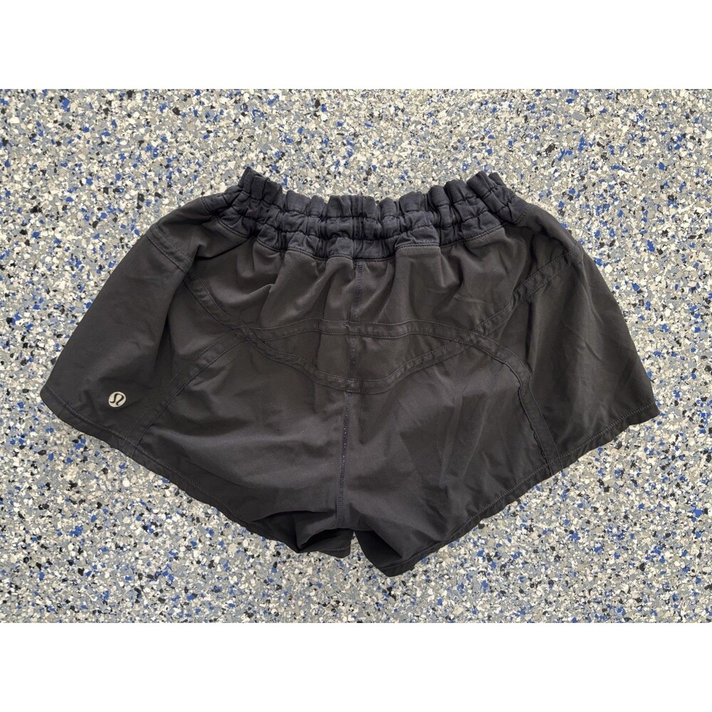 Lululemon Women's Tracker Low-Rise Shorts In Black Size 6
